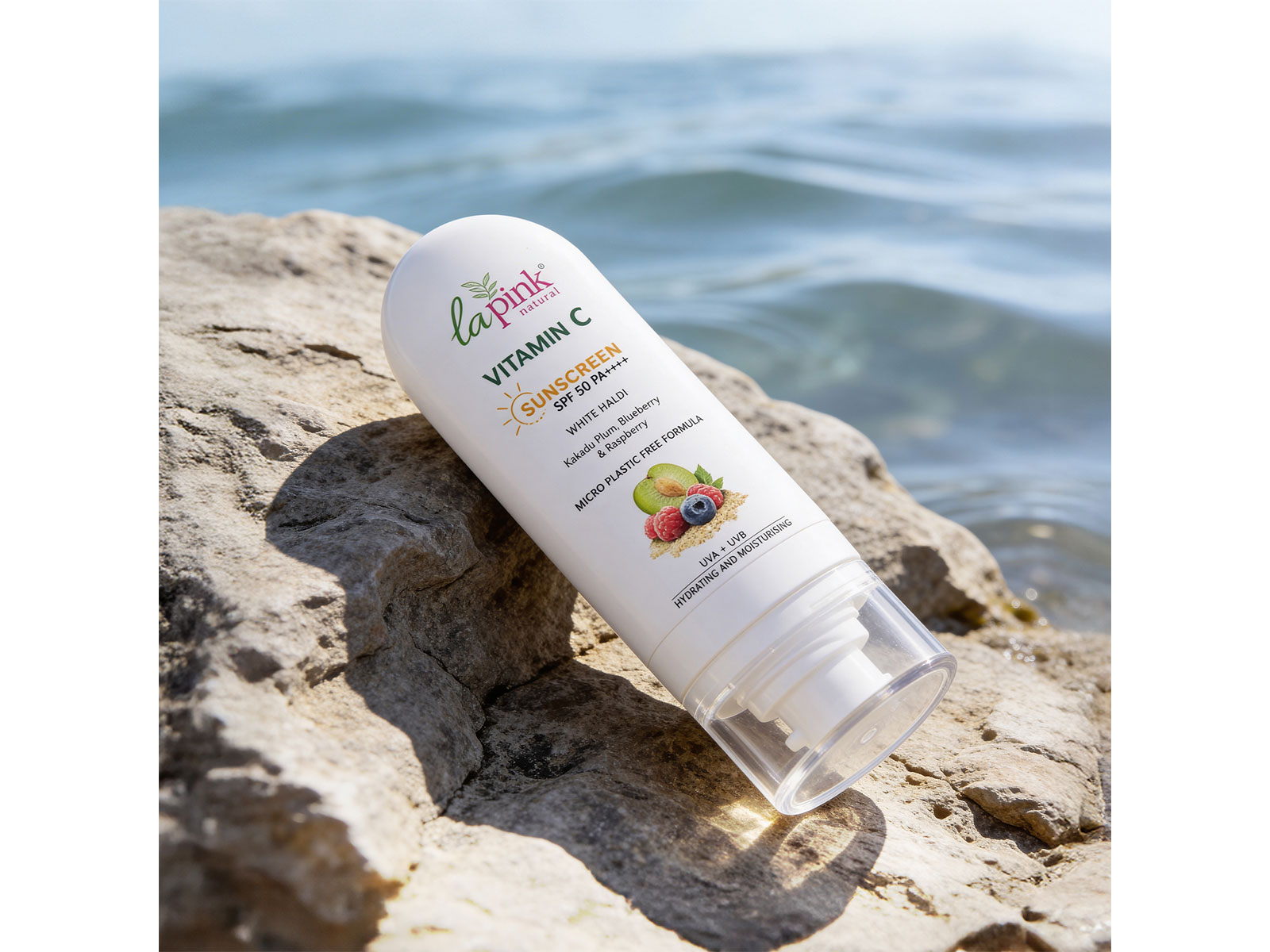 100% natural formulation made with the goodness of Kakadu Plum, Blueberry, Raspberry, White Haldi, Chia Seed, Licorice, Hyaluronic Acid, and Niacinamide
