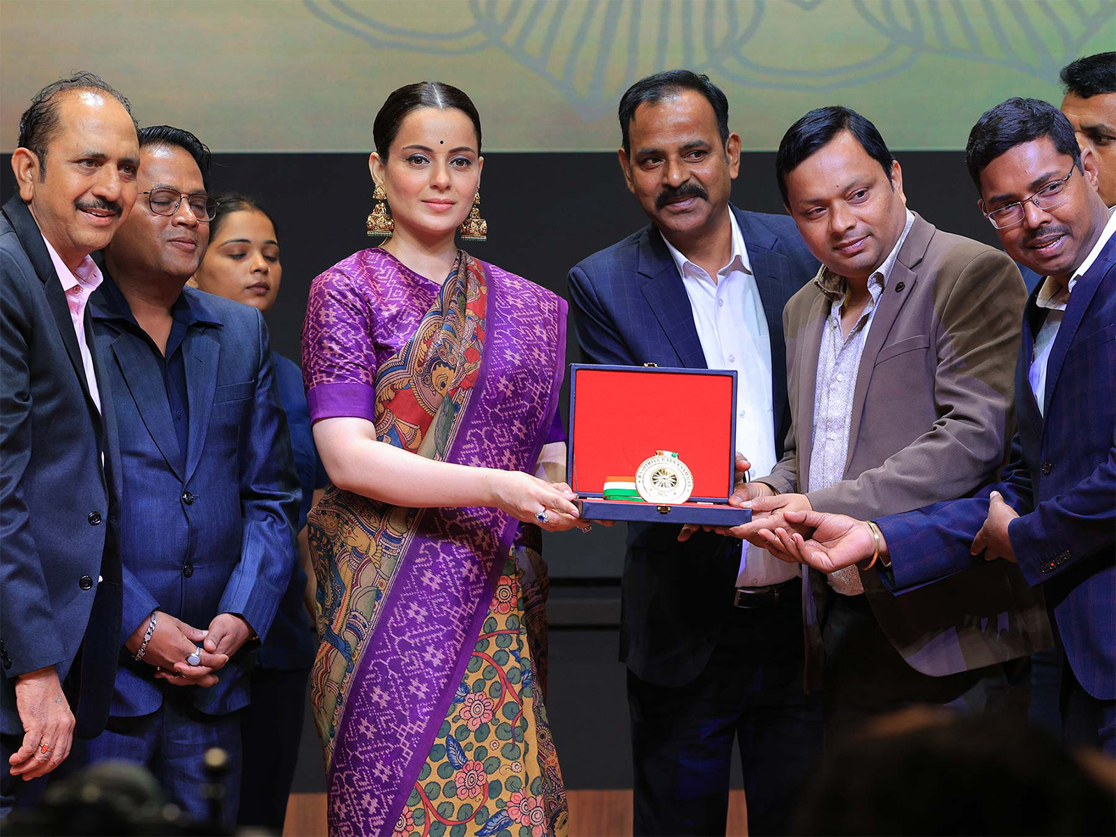 Decibel India Logistics Private Limited Secures Top Supply Chain Award at Brand Empower's Rashtriya Ratna Samman 2026, Felicitated by Ms. Kangana Ranaut