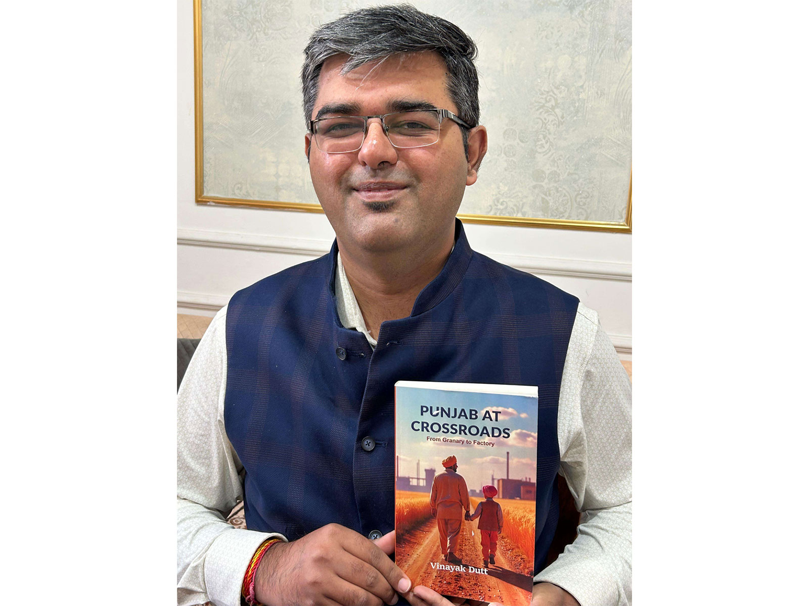 'Punjab at Crossroad' by Mr. Vinayak Dutt Discusses Punjab's Industrial Growth, Agrarian Stress and Youth Migration