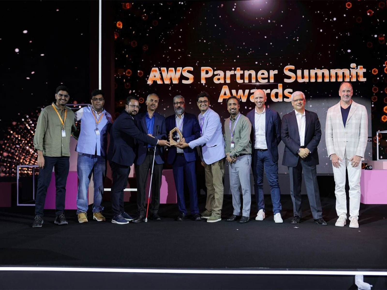 VP & MD, APAC & China, AWS; Sandeep Dutta - President, AWS India and SA; Kamleshwar Bhatt - CEO, i2k2; Hari Raghavan - AWS Partner Leader; Piyush Agrawal - VP, i2k2