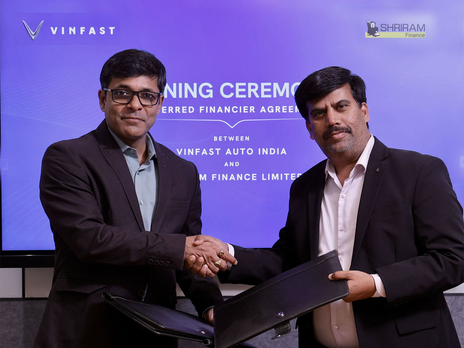 The MoU was signed by Mr. Tapan Ghosh (left), CEO of VinFast India along with Mr. Nandagopal R., President & National Business Head - Shriram Green Finance in Gurugram 