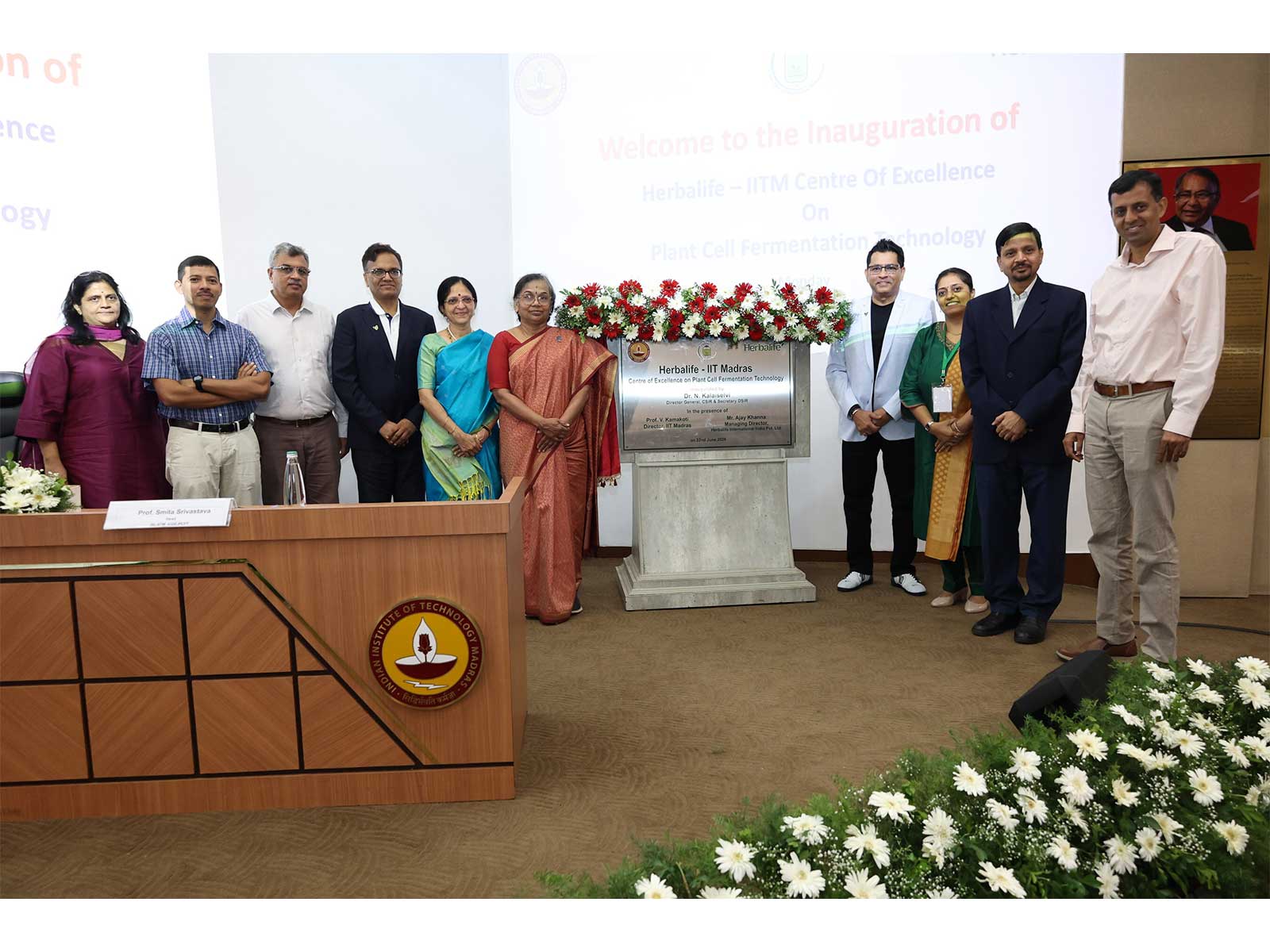 Mr. Ajay Khanna, MD, Herbalife India, with representatives from IIT Madras, and distinguished guests at the inauguration of the Herbalife-IIT Madras Centre of Excellence on Plant Cell Fermentation Technology