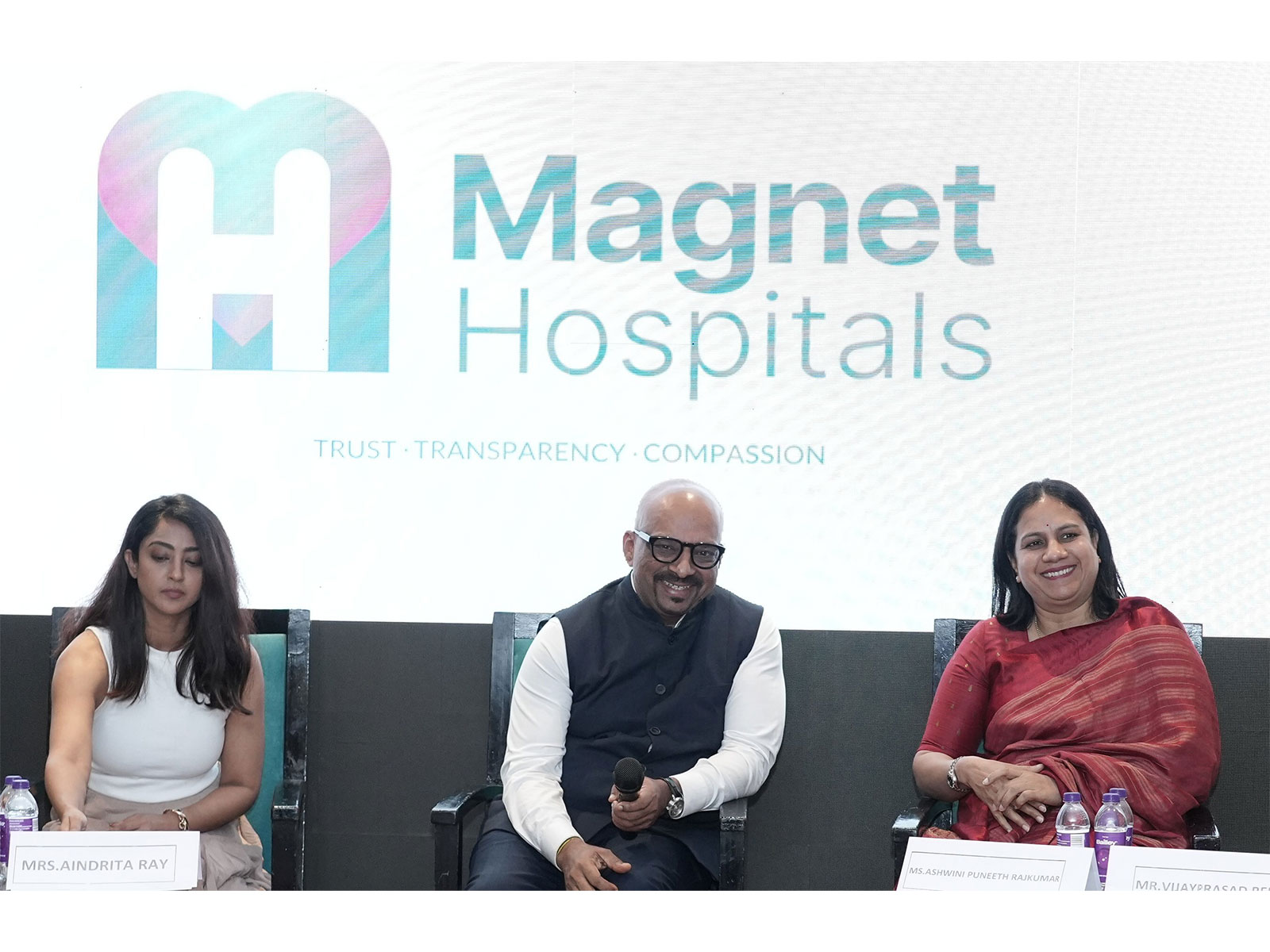 Dinesh Madhavan, Aindrita Ray, Ashwini Puneeth Rajkumar at Magnet Hospitals launch