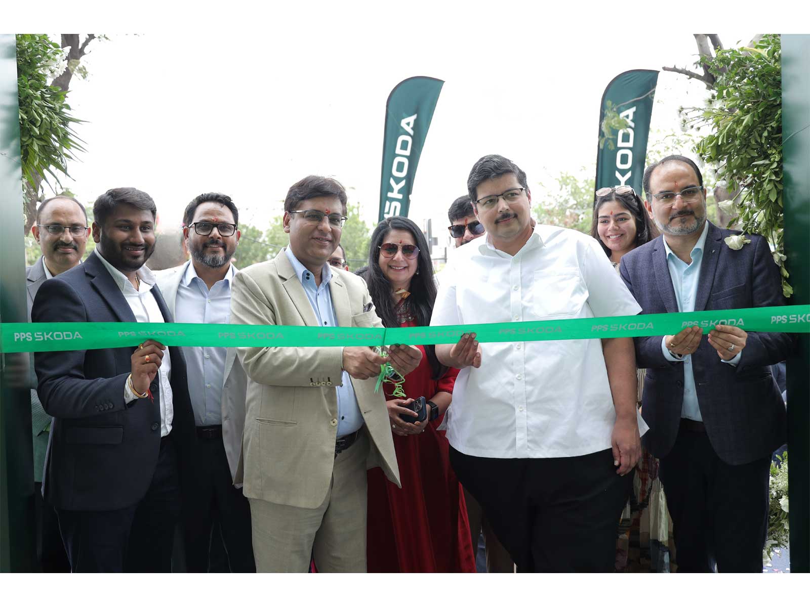 Left: Mr. Ashish Gupta, Skoda Auto India; Right: Mr. Rajiv Sanghvi, PPS Motors, at the inauguration of PPS Motors' first Ahmedabad dealership in Ahmedabad.