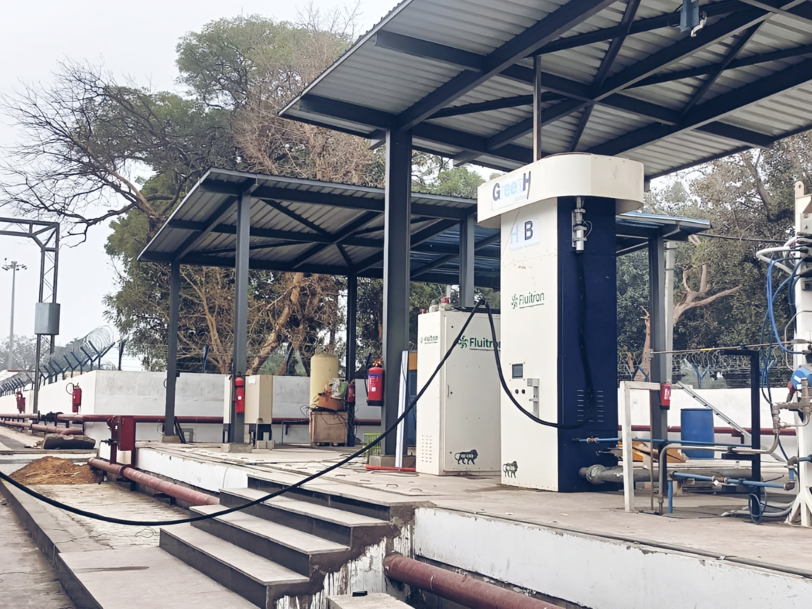H2 Train getting fueled from Fluitron dispenser
