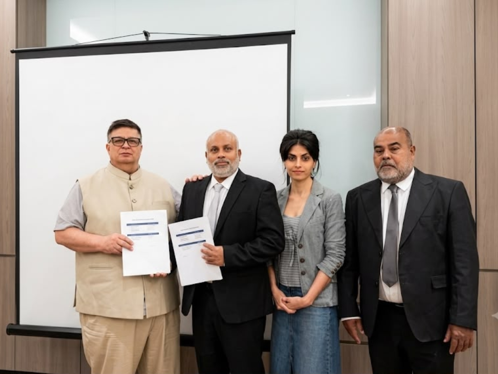 L-R Dr Sailesh Hiranandani, Mr Mohamed Fayaz, Ms Vandana Yadav, Mr Abdulla Jabir