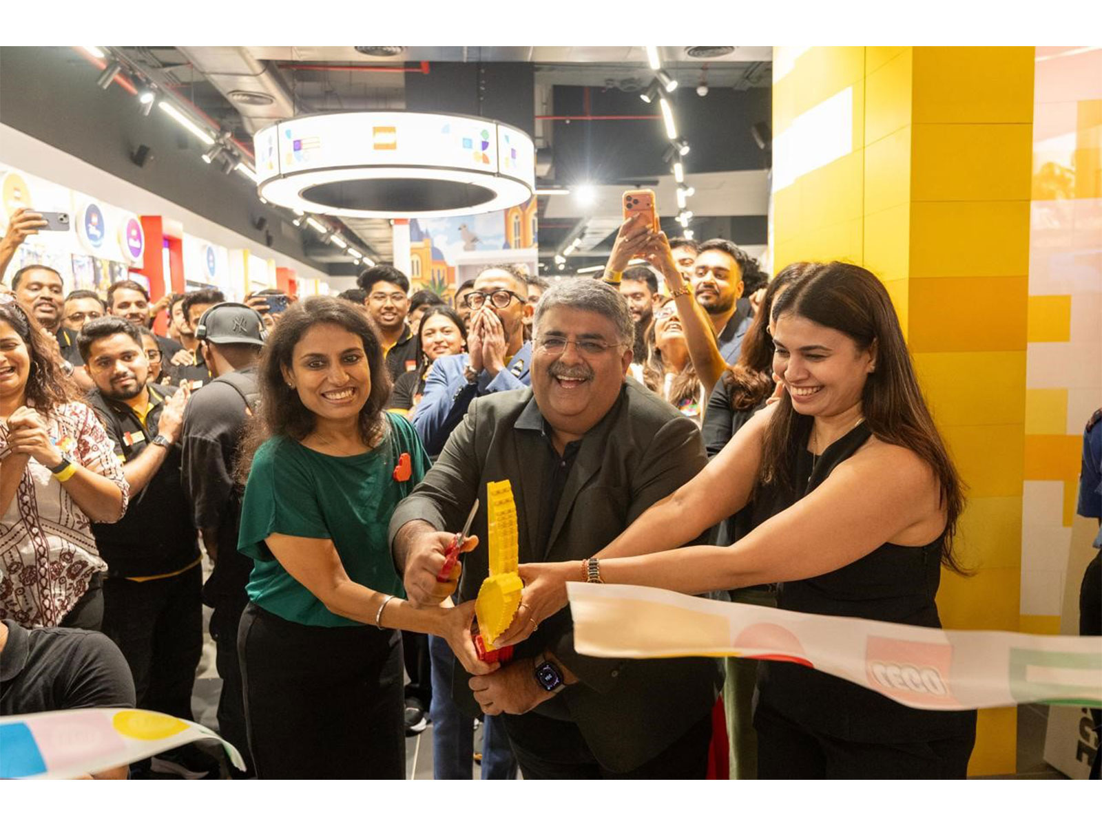 Bhavana Mandon, Country Manager, LEGO India inaugurating the store with Rajesh Narang, Founder & CEO, Ample Group and Anuradha Singh, Head of Retail, Runwal Realty