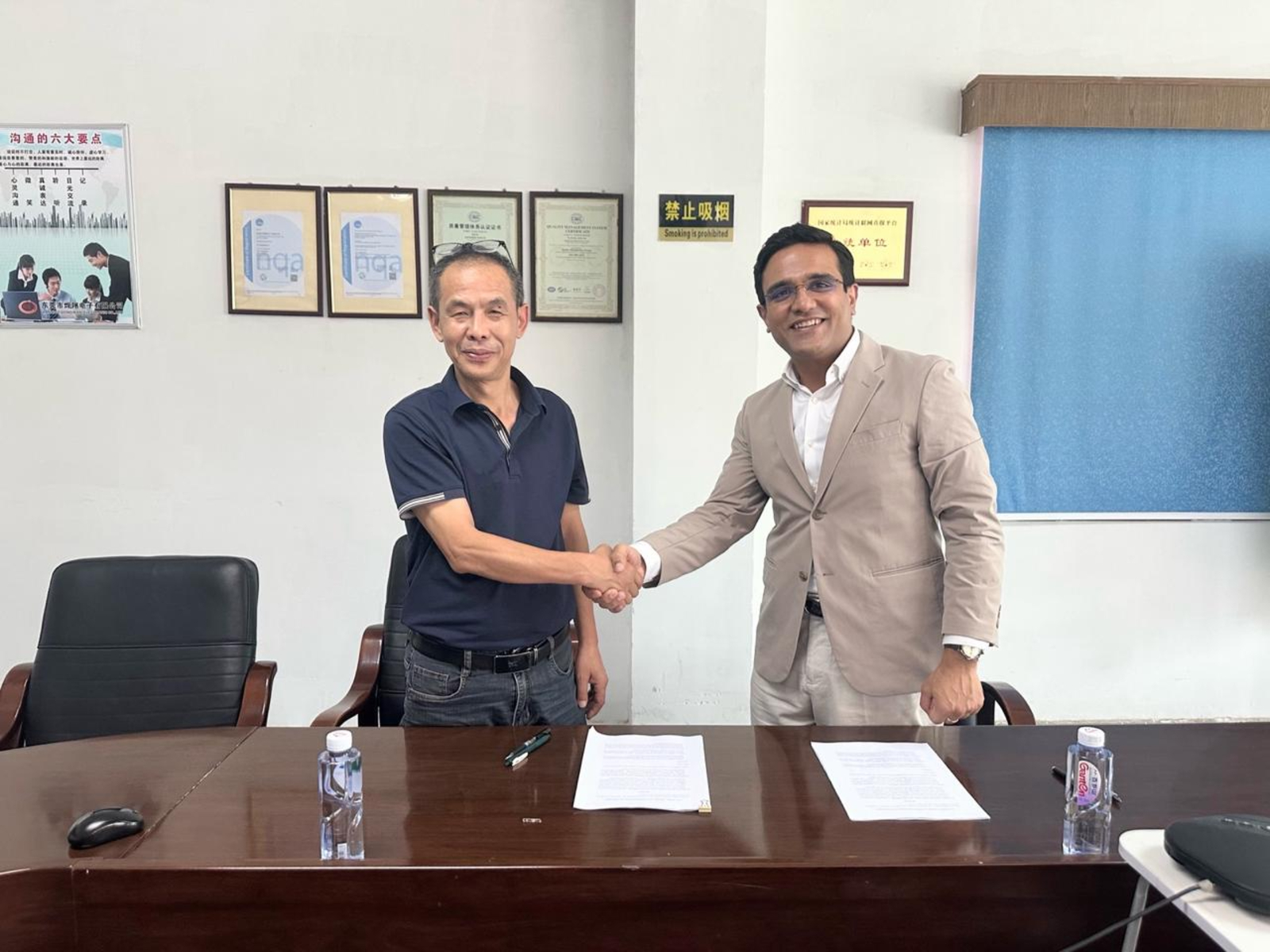 From left: Li Xiaohua, Director at Hanrico, and Robin Bunker, VP of Strategy, Partnerships and Business Development at Mefron