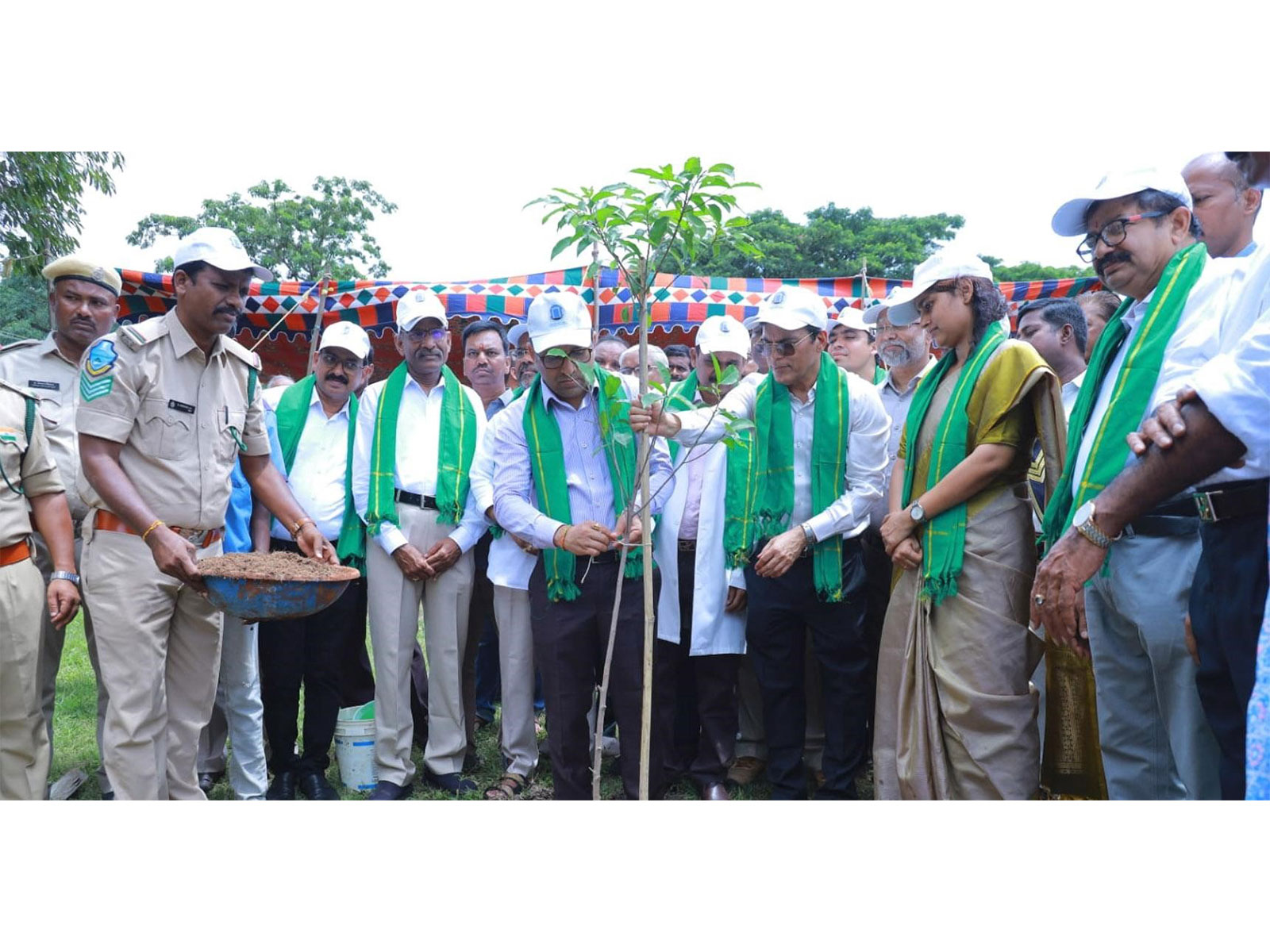 Kakatiya Medical College Alumni Association Organises Mega Plantation Drive with 1,117 Plants