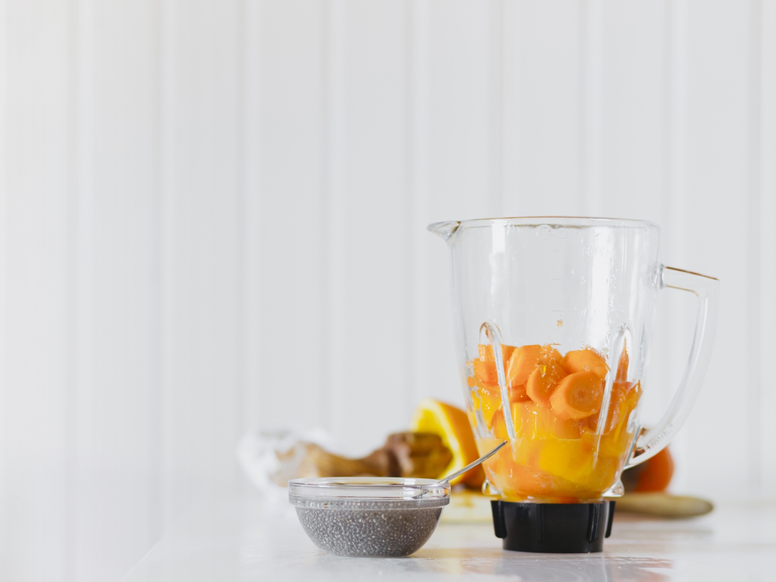 How to Choose Between a Hand Blender and a Mixer Grinder