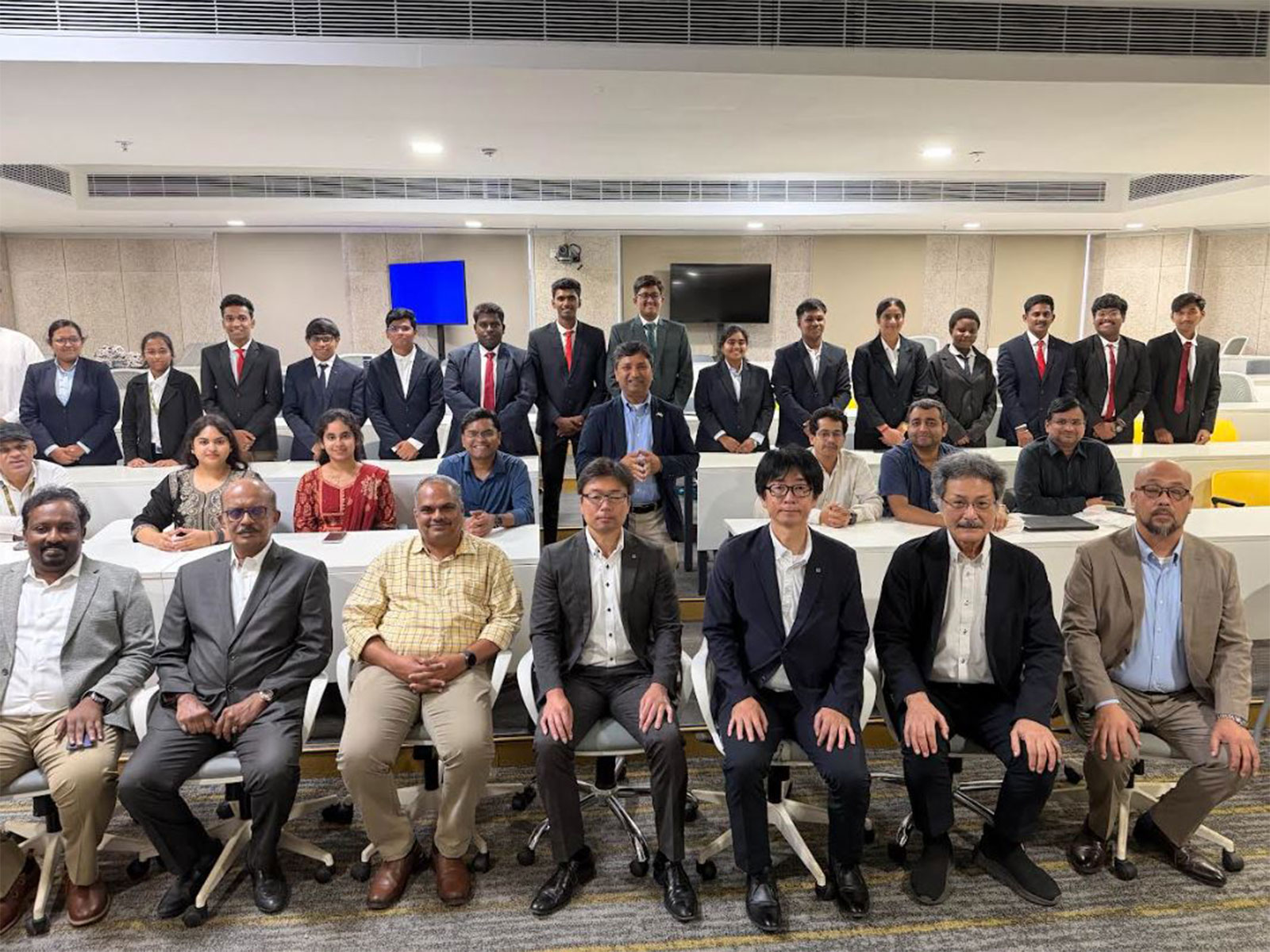 Dr Vinayak Kalluri, Registrar, SRM University-AP, with TechnoSmile leadership, university leaders and students from the Placement Drive