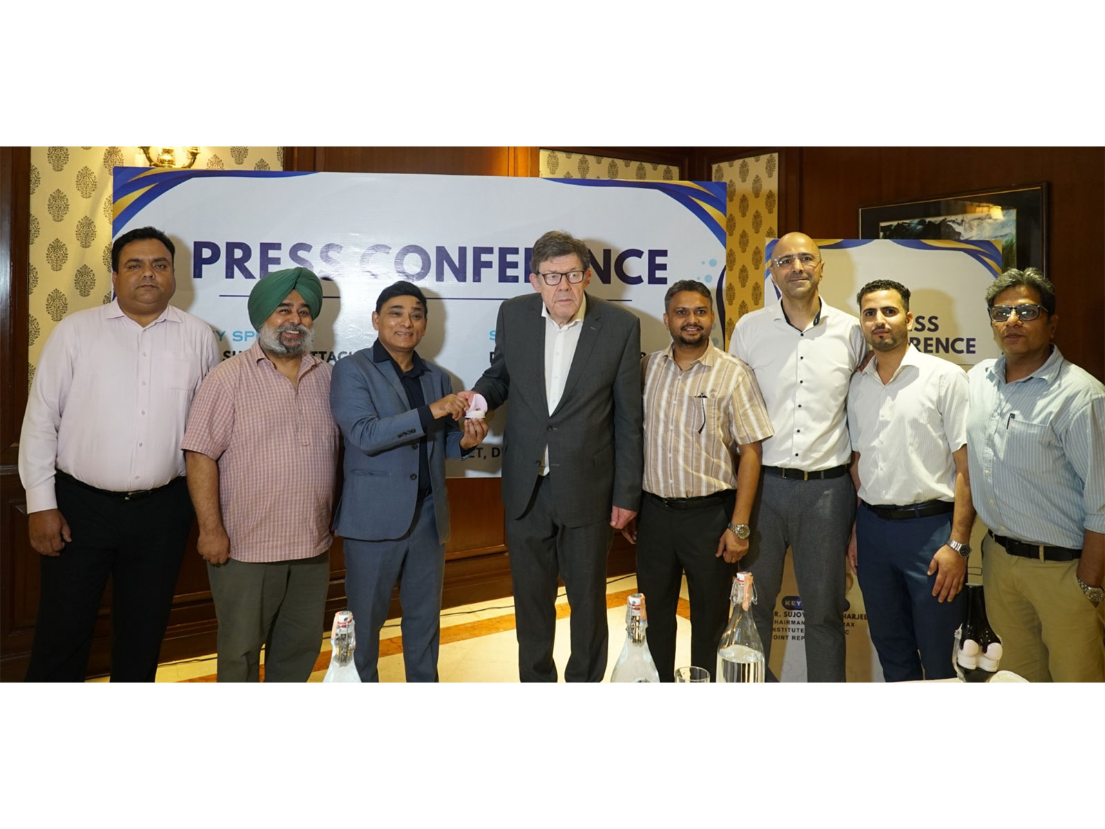 The world’s first active robotic non-metallic knee replacement has taken center stage in New Delhi