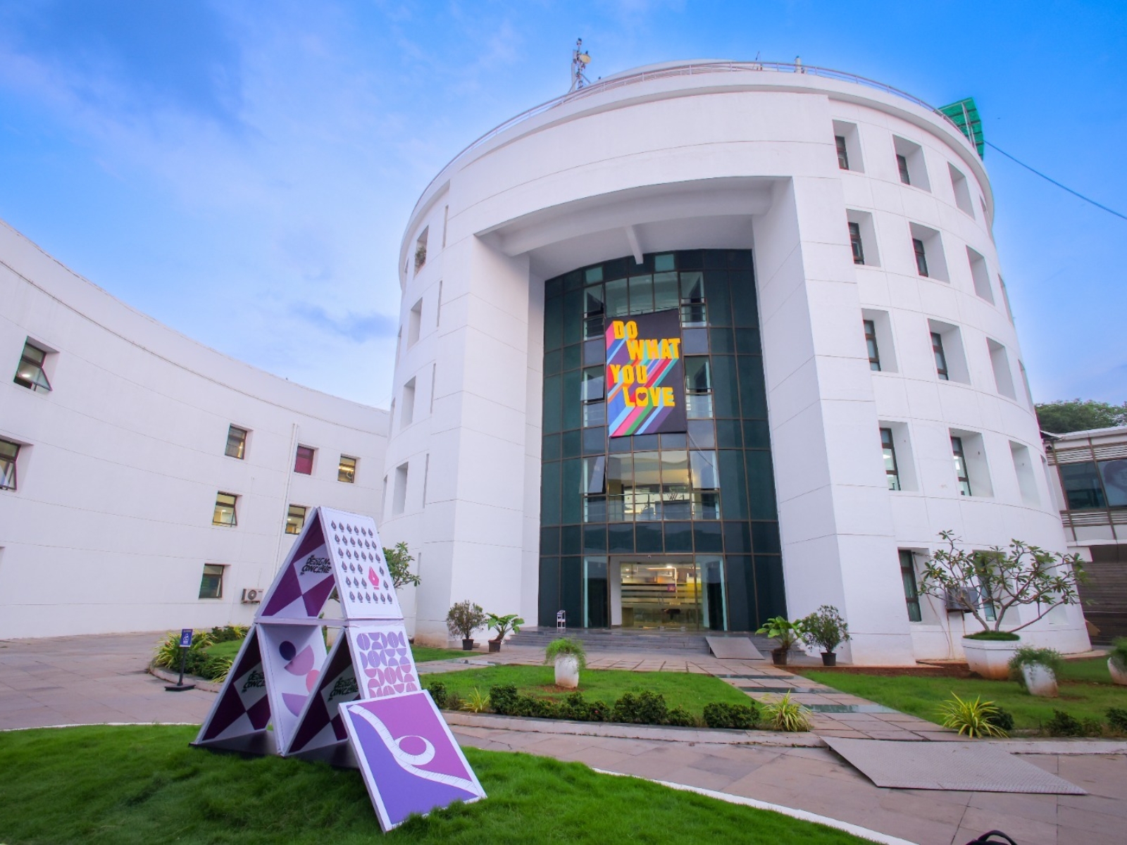 Award-Winning Creative Minds, Emerging Designers, and New Ideas Take Centre Stage at Whistling Woods International's Design Conclave 2026