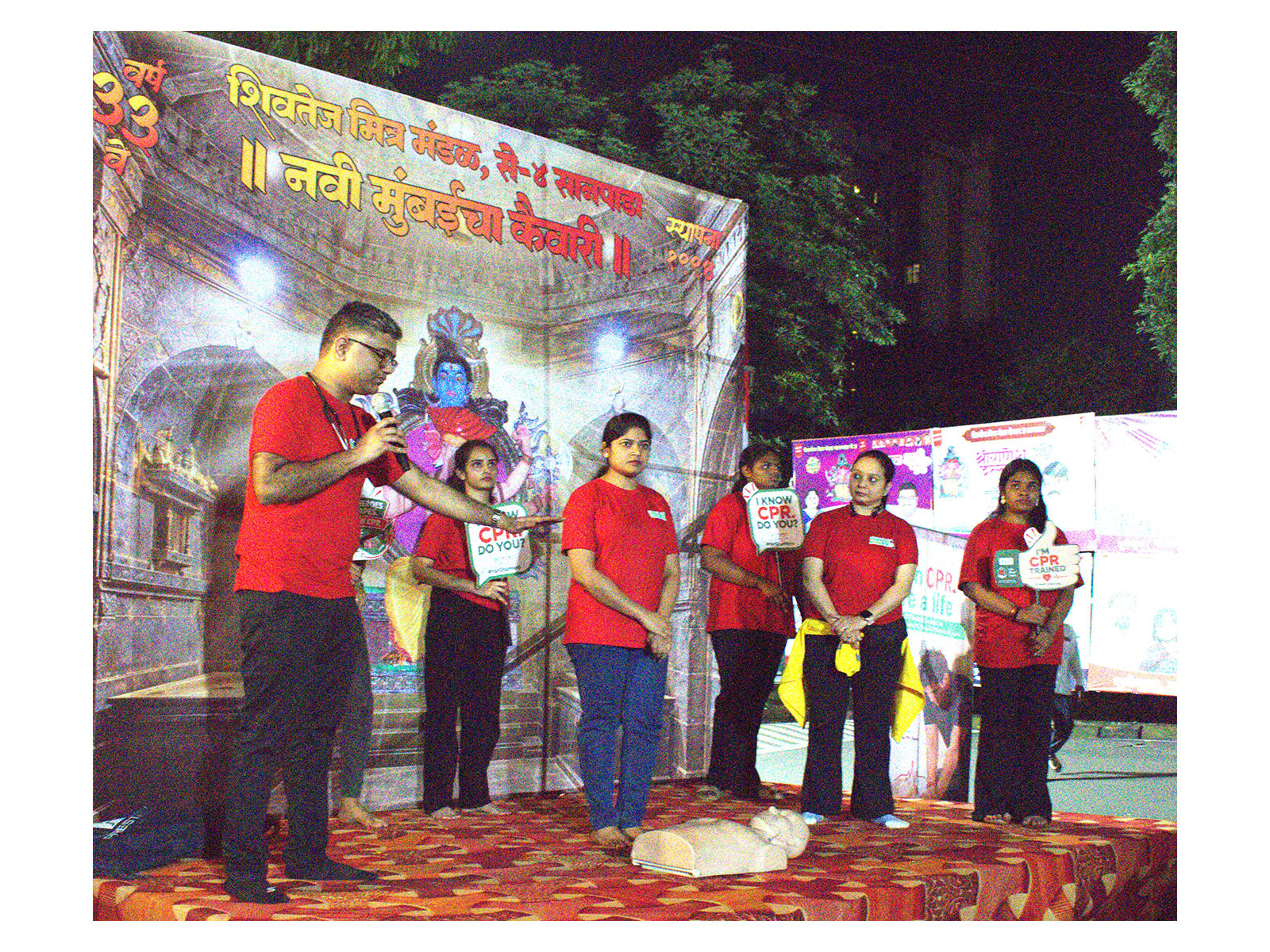 Team from Fortis Hiranandani Hospital, Vashi Navi Mumbai training members of Shivtej Ganpati Pandal, Sanpada in life-saving CPR skills under the ‘Har Ghar Hero’ initiative
