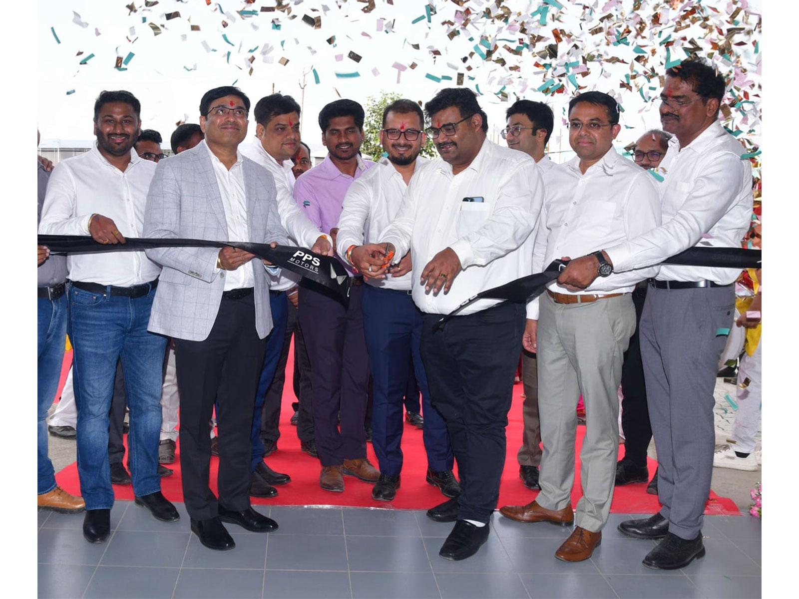 PPS-Mahindra inagurated Pune's largest upcountry automobile service workshop at Saswad