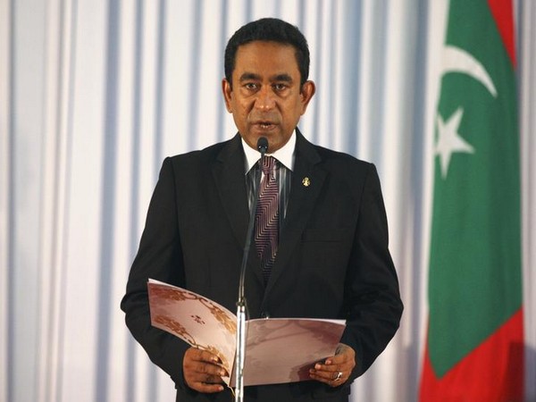 POLITICS Campaign trail: president on the offensive