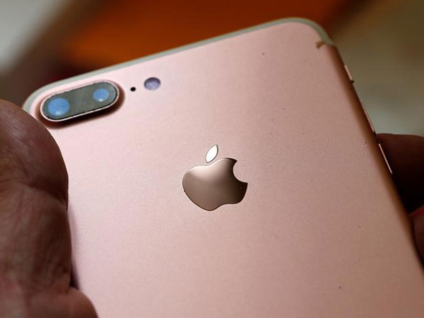 Apple Might Scoop Up Thousands of Intel Patents in Pursuit of 5G Modem