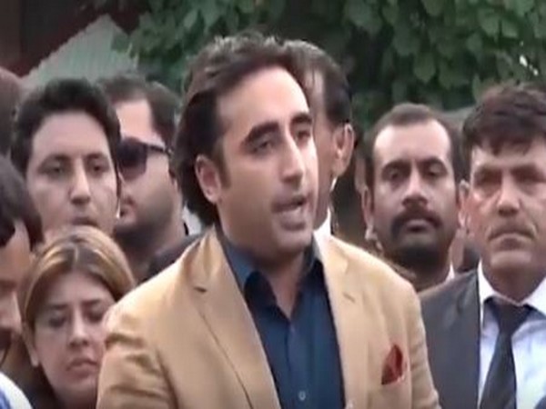 Targeting Imran Khan, PPP chief says Pakistani people want freedom, democratic govt