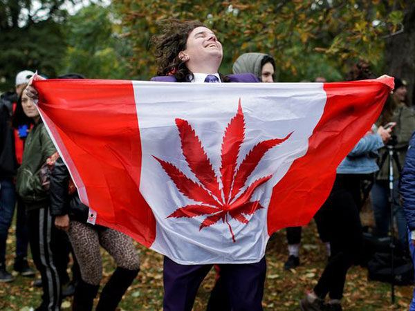 Canada's economy adds 106,500 jobs, most in a month since 1976