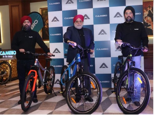 Sh. Onkar Singh Pahwa, CMD  (centre) along with Jt. MD Sh. Rishi Pahwa (on right) and ED Sh. Mandeep Pahwa(on left) from Avon