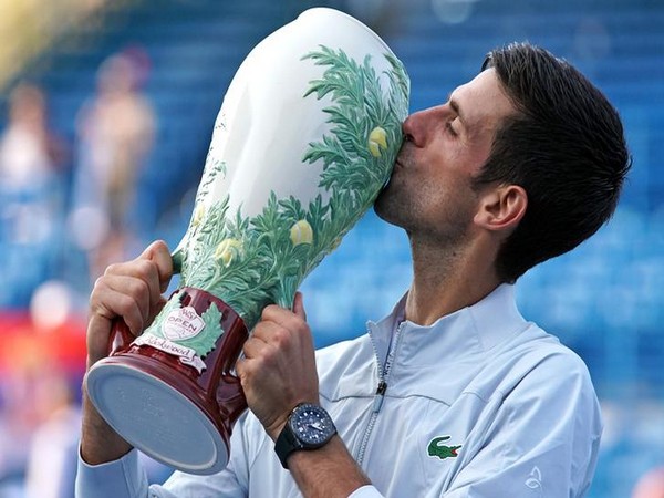 Djokovic brushes past Federer for 1st Cincinnati title
