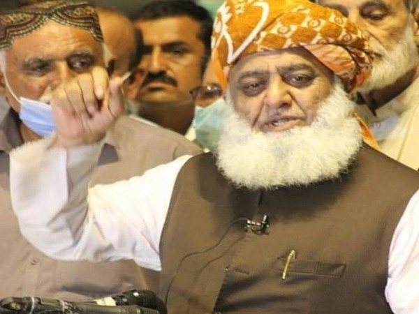 JUI-F chief Fazlur Rehman rejects dialogue with PTI govt, calls for fresh elections