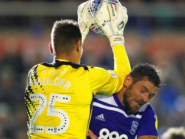 Swansea's on-form Erwin Mulder keeps out Birmingham for a draw