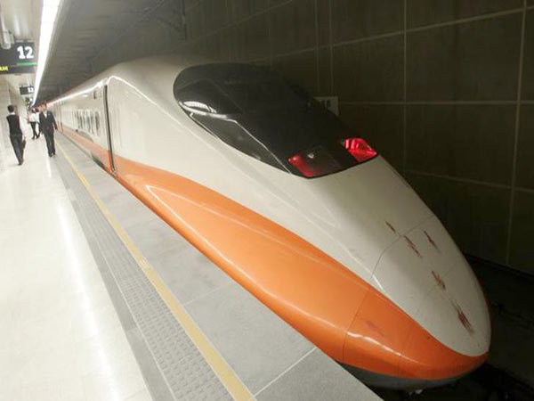 Azuma high-speed train to begin service in Britain