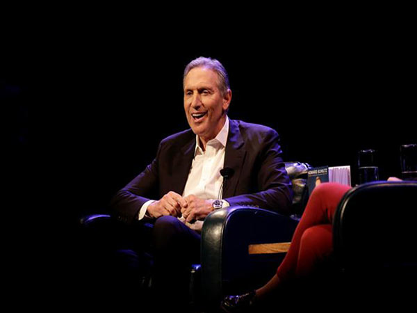 Warren Buffett thinks it's 'extraordinarily' unlikely Howard Schultz will become president