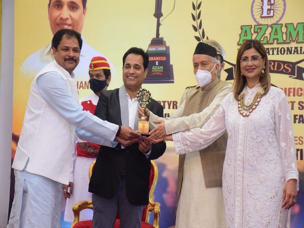 Maharashtra Governor Bhagat Singh Koshyari honours Sujeet Pratap Singh with Shaheed - E - Azam Motivational Award 2021 for the film Godaam