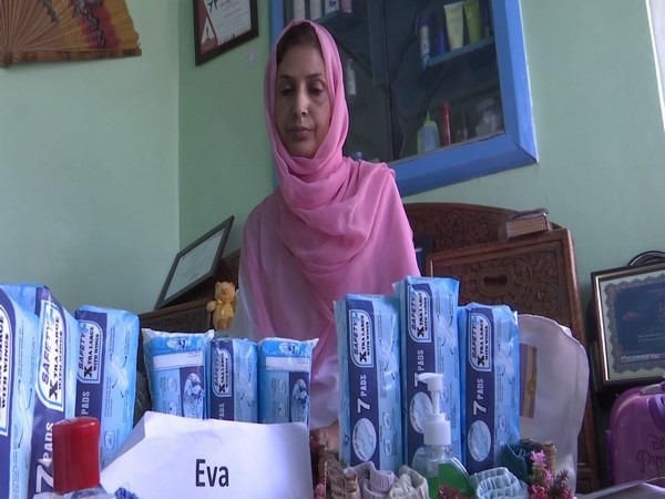 Kashmiri woman distributes menstrual kits to girls amid coronavirus lockdown