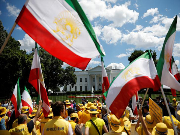 US vows 'major' new sanctions against Iran