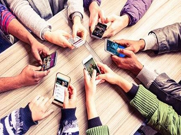 Reliance raises $1.85 billion long-term loan to infuse into Jio