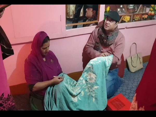 Now Kashmiri residents will work with embroidered machines, Alliance Embroiderry office opens in Srinagar