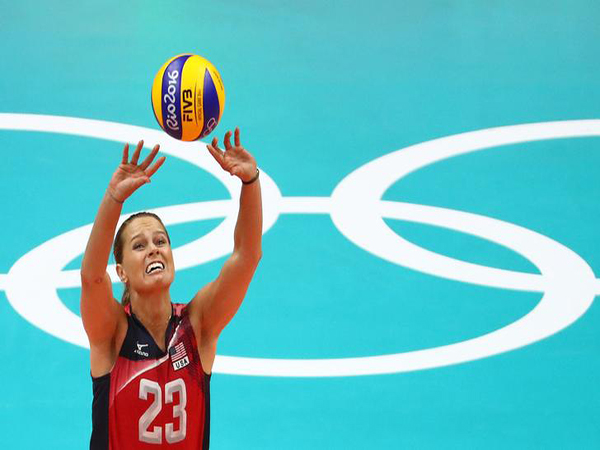 Kelsey Robinson earns USA Volleyball award