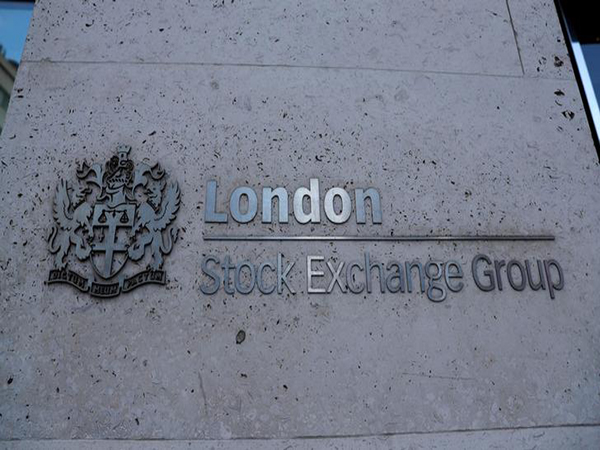 LONDON MARKET CLOSE: FTSE 100 Tumbles As Oil Slides; Indivior Climbs