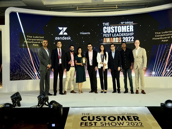 Lubrizol's TempRite® India team receiving Best Influencer Marketing Platform Award at CFEST Leadership Awards 2022