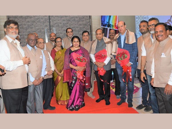 Seen in the picture dignitaries with the Committee Members of Mumbai Textiles' Merchant Mahajan