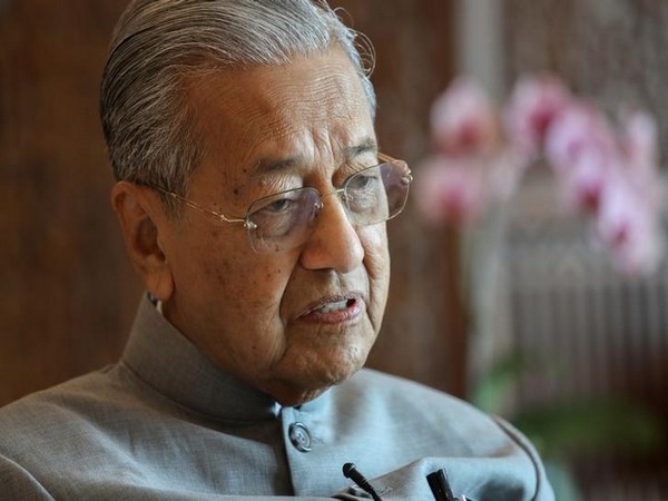 Twitterati outburst against former Malaysian PM Mahathir for targeting Kashmir
