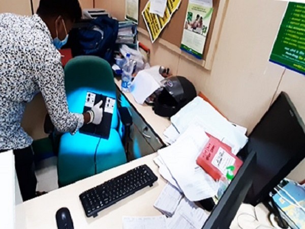 Banks and clinics outsmart COVID-19 with ultraviolet cleaning
