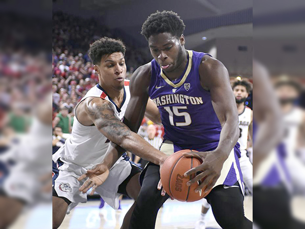 Washington forward Noah Dickerson finds he's a one-man team for opposing defenses