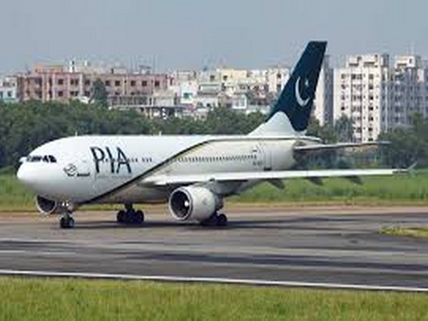 US suspends PIA flights over safety concerns, pilots' 'suspicious licenses'