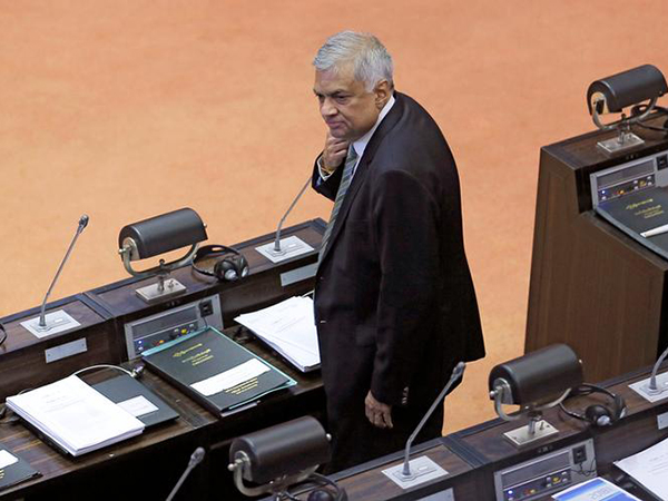 Sri Lanka: Report on constitution proposals tabled