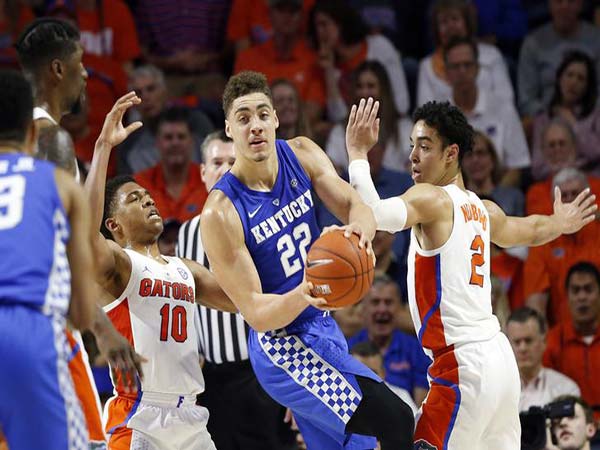 Washington's 3rd straight double-double fuels UK's comeback at Florida
