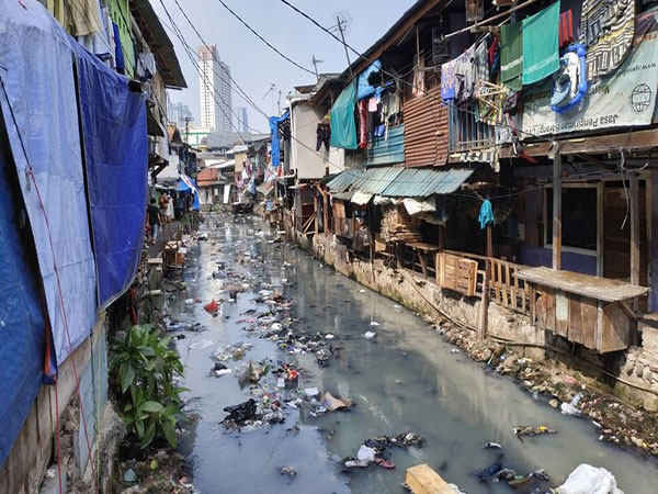 River pollution: Agency battles ignorance, bad habits and disappearing trash cans