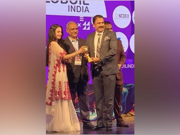 Sanjay Ghodawat receives 'Globoil Philanthropist of the Year 2021' Award