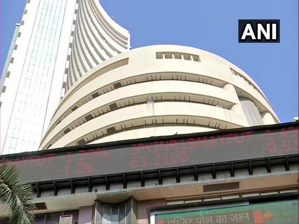 Equity indices trade lower on increasing US-Iran tensions