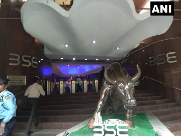 Stocks resume upward momentum, Sensex gains 300 points