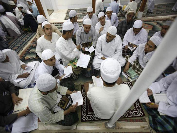 Мусульмане вера ислам. Хасиды йемена. Йемен религиозный состав. Йемен доклад. Ибадизм в омане.