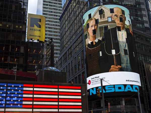 Tesla roasted by Chinese ride-hailing company in Times Square billboards